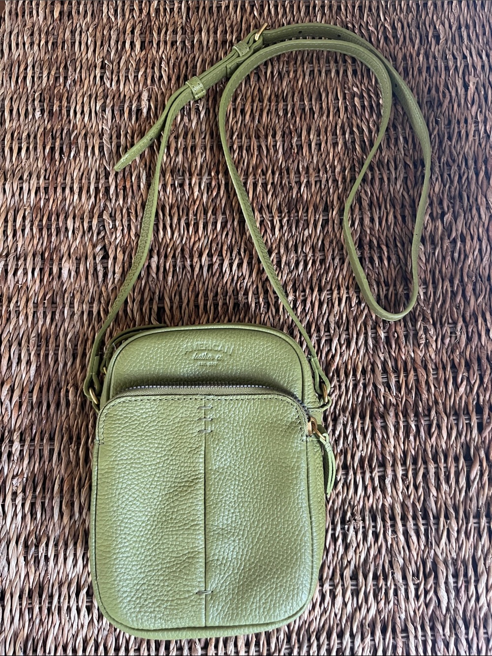 America Leather Co. Crossbody Bag in Olive Green